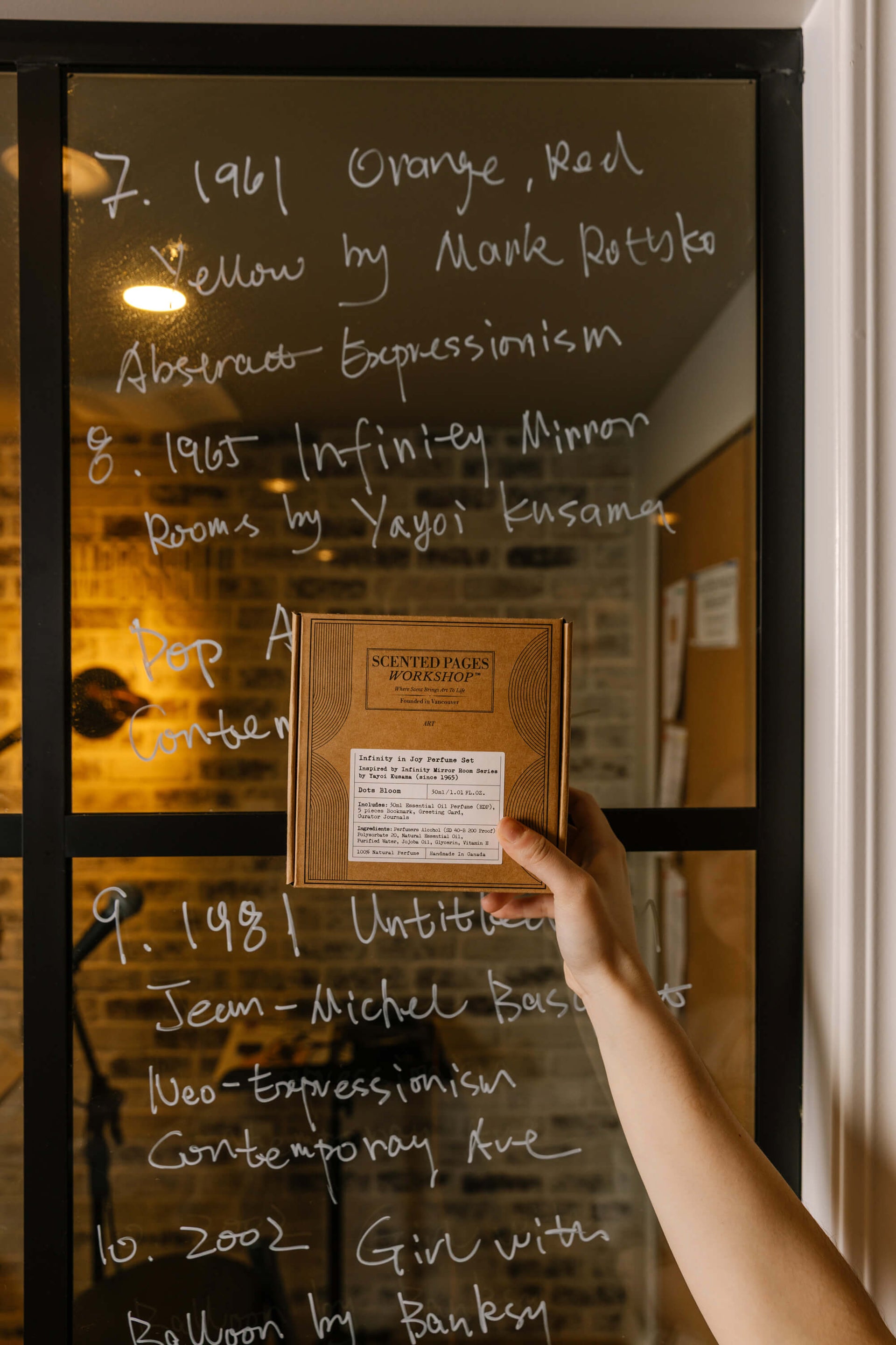 Dots Bloom – Infinity in Color