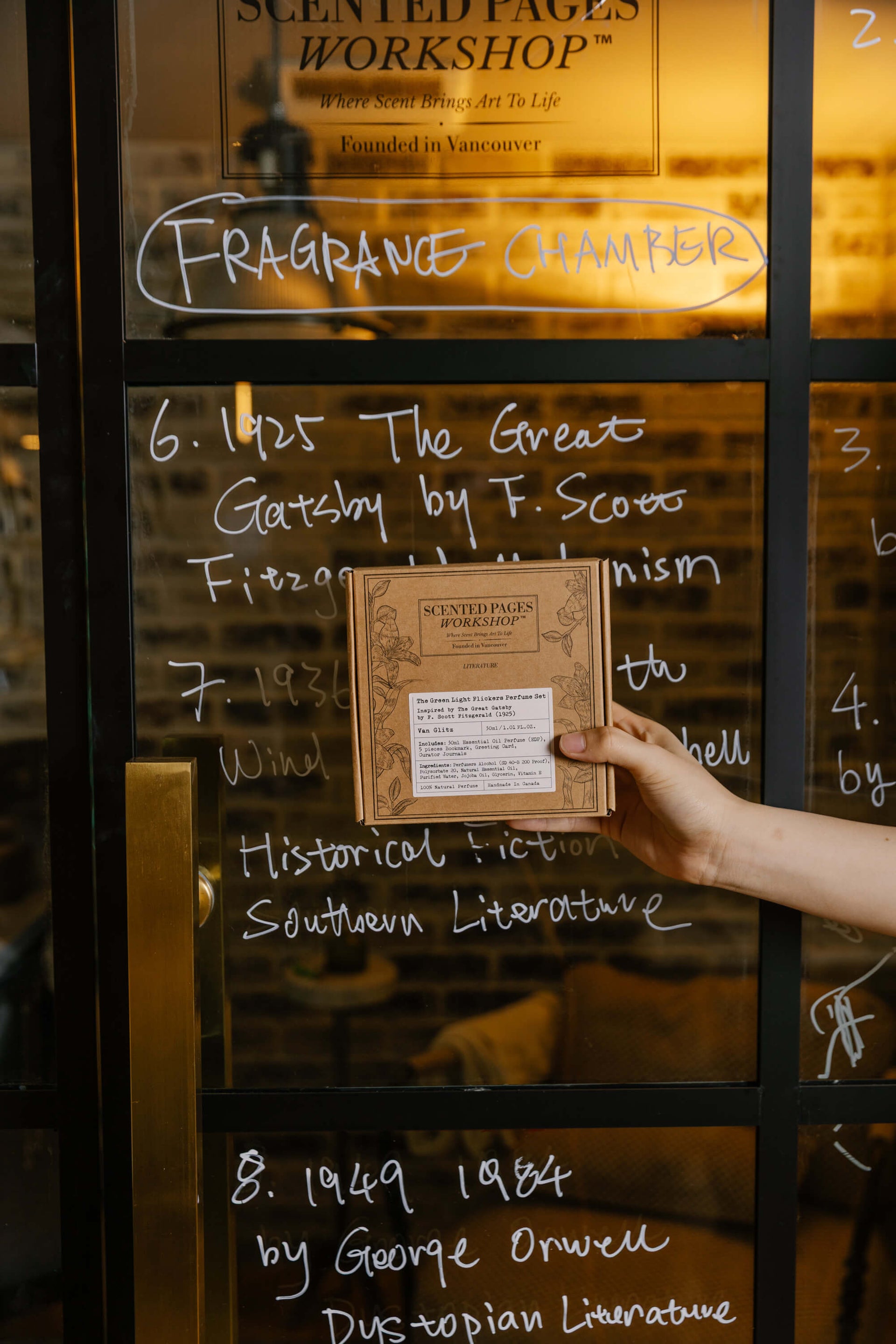 Van Glitz – The Glimmer That Lingers